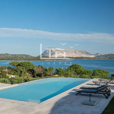 Maddalena, Vista Mare Villa